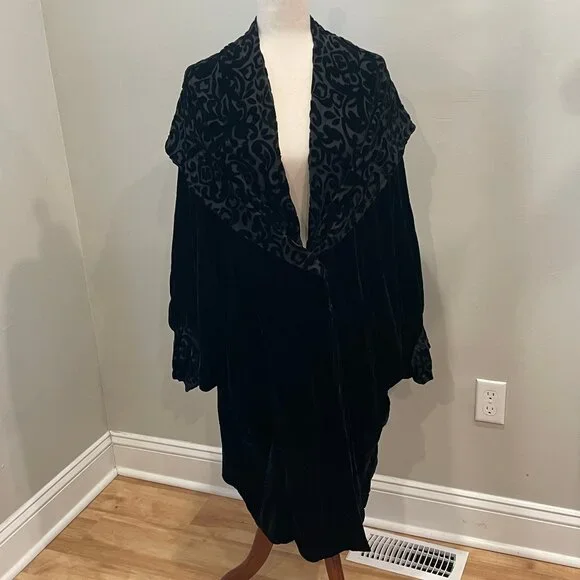 Vintage Black Velvet Burnout Opera Coat c1980s - Picture 2 of 7